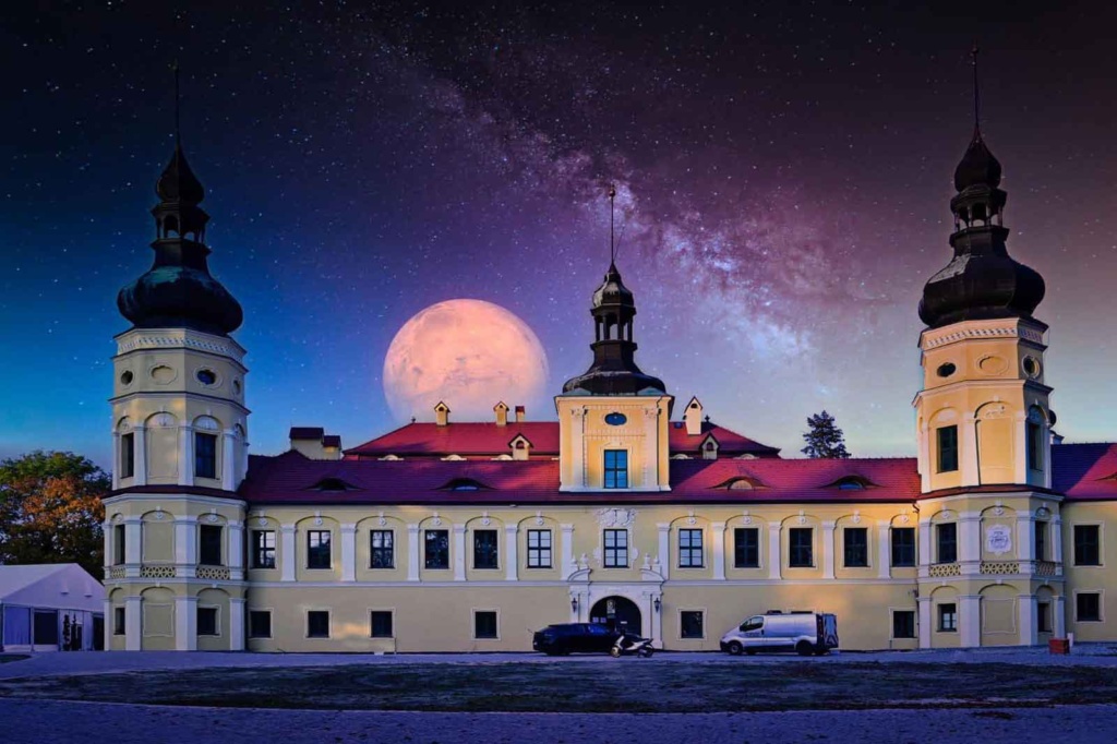 Ogromne wesele w namiocie przy Pałacu Żyrowa w opolskiem